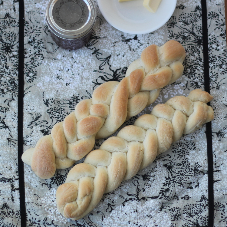 Braided bread