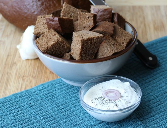 Dill Dip With Pumpernickle Bread